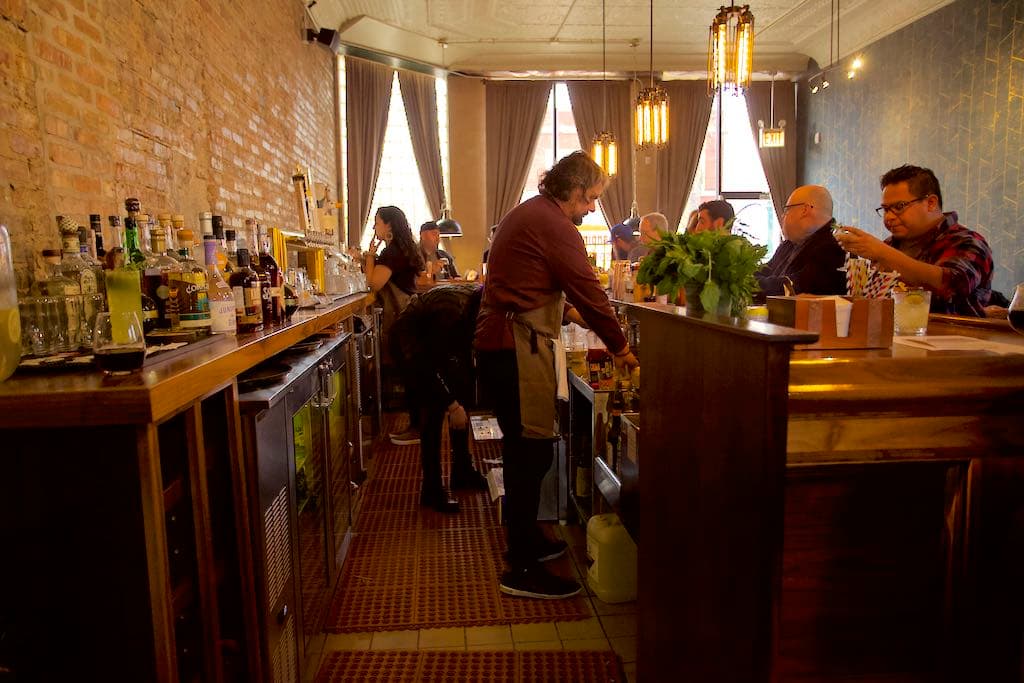 Osito's Tap en La Villita