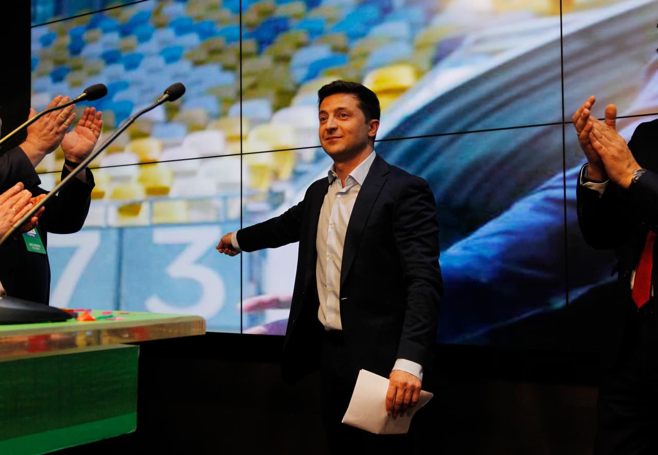Volodymyr Zelenskiy, de las pantallas de TV a la presidencia de Ucrania, un país enfrentado a Rusia.