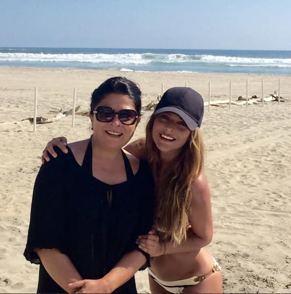 Las grabaciones de "Las Amazonas" comenzaron, y como se fueron a la playa aprovecharon para descansar.