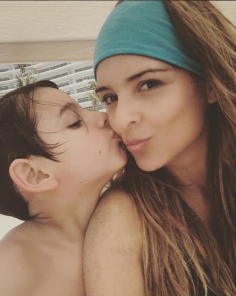 Santino acompañó a Grettell para disfrutar del mar.