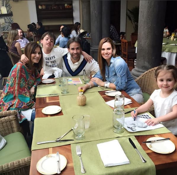 Luz Elena González está en un viaje familiar en Jalisco.