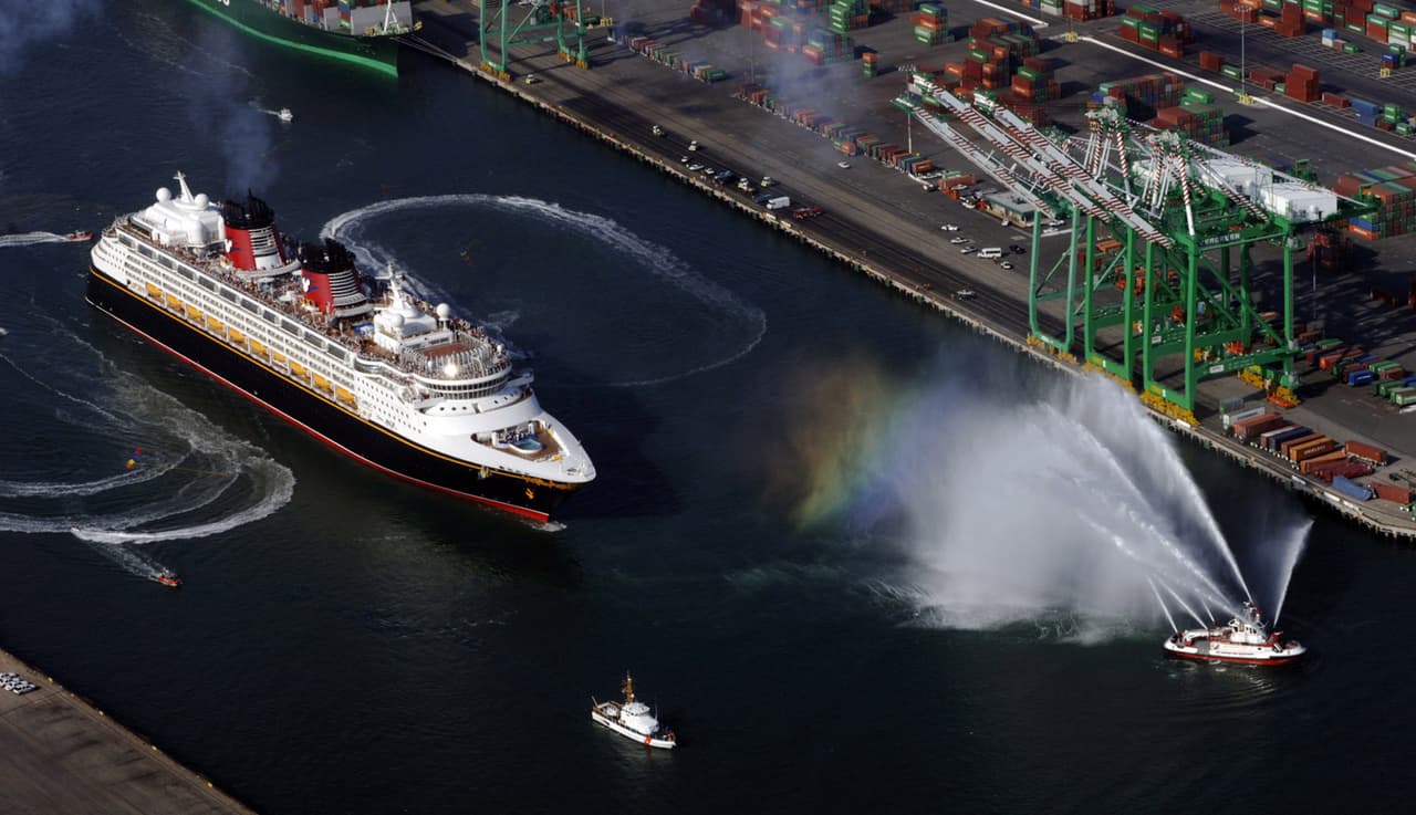 Para los cruceros que zarpen antes del 13 de enero del 2022, los niños de 5 a 11 años podrán presentar el test negativo de covid-19, en lugar de la prueba de vacunación.