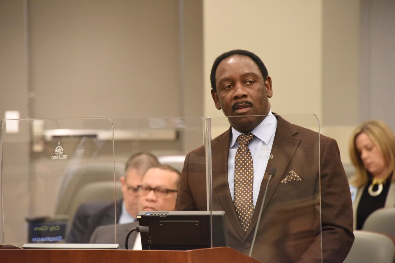 Alcalde de Orange presenta proyecto para aumentar impuesto a las ventas; lo recaudado será para el sistema de transporte