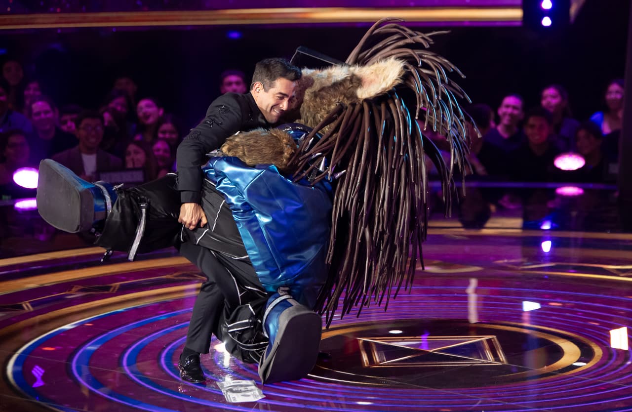 Incluso bromeó con Hada y terminó en el suelo.