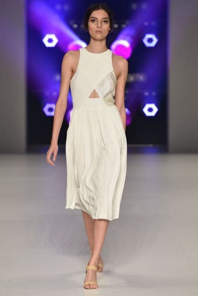 La falda debe tener menos vuelo y es más adecuado para cuerpos esbeltos.