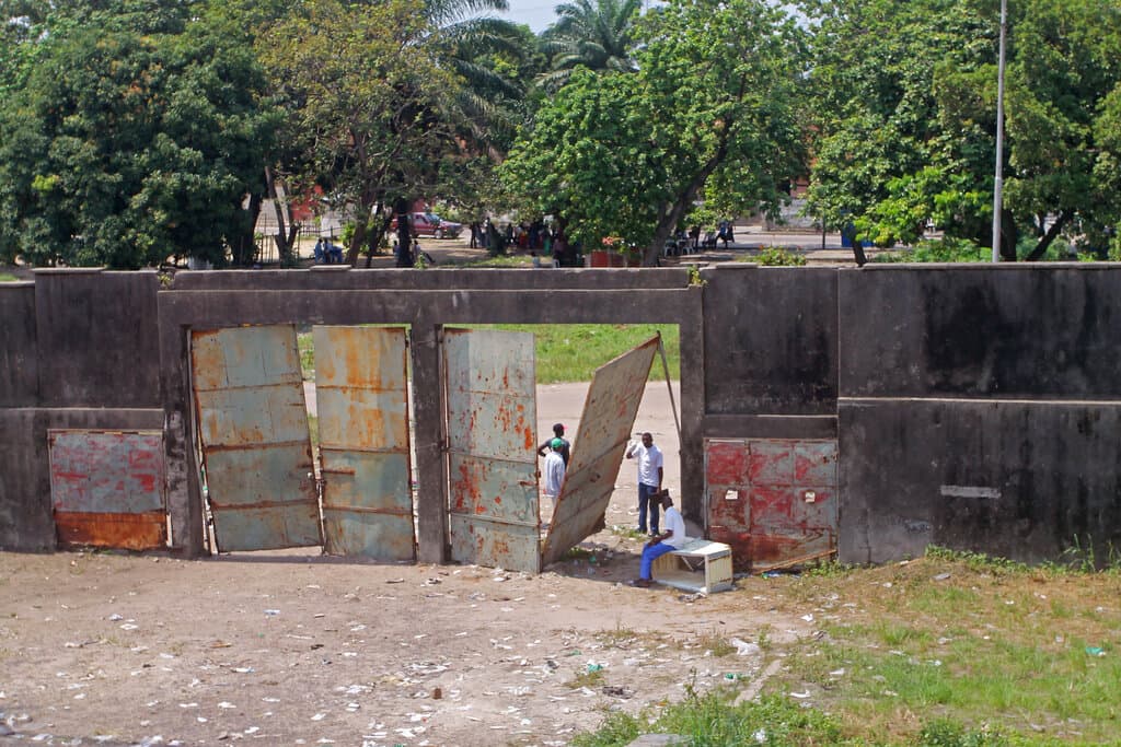<b>25 de abril de 2014:</b> Al menos 20 muertos dejó una estampida durante la inauguración de un festival en homenaje al cantante congolés King Kester Emeneya, en el estadio de Kikwit, República Democrática del Congo.