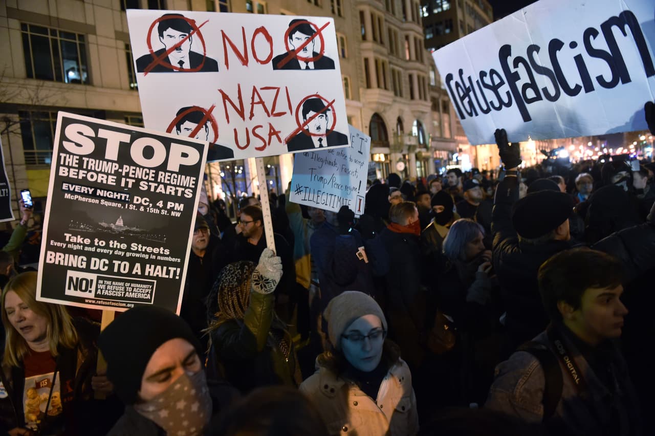 Hubo una concentración a las puertas del emblemático National Press Building.