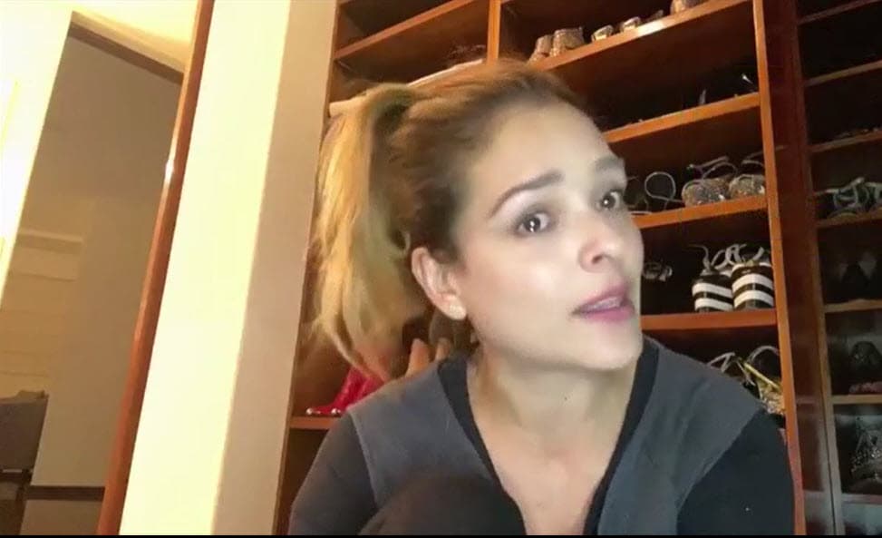 Horas después de que se dio a conocer que 
<b><a href="https://www.univision.com/famosos/esta-es-la-nota-que-hizo-llorar-a-patricio-borghetti-y-odalys-ramirez-mas-que-el-coronavirus-fotos" target="_blank">Patricio Borguetti y Odalys Ramírez</a></b> dieron positivo al covid-19 el pasado jueves 19 de marzo, la imagen de 
<b><a href="https://www.univision.com/famosos/grettell-valdez-llora-porque-no-puede-abrazar-ni-cuidar-a-su-hijo-pato-borghetti-pudo-exponerlo-al-virus-video" target="_blank">Gretell Valdez llorando</a></b> por su hijo Santino saltó a las redes sociales. 
<br>