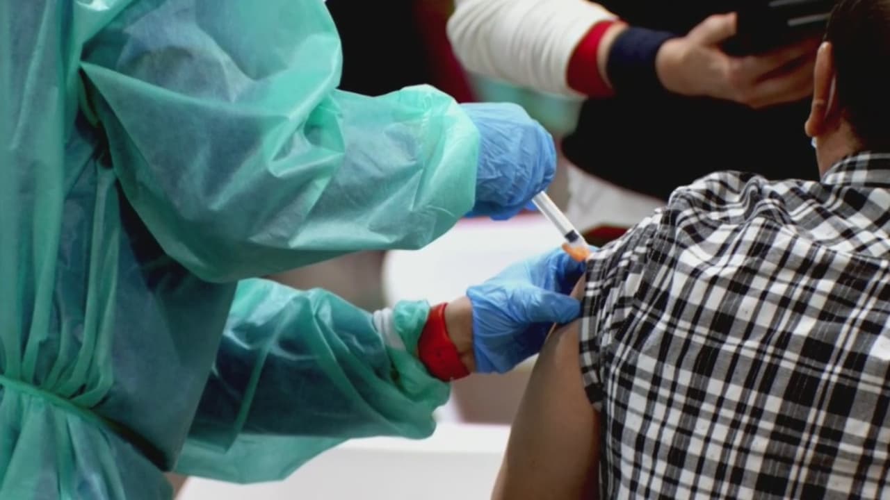 Condado Dallas comenzará a vacunar a partir de este miércoles a personas de 55 años o más en el Parque de la Feria Estatal