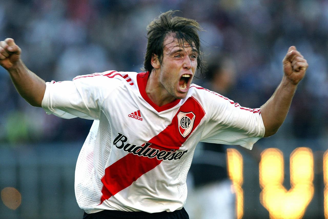 Fue una promesa de River Plate, pero Fernando Cavenaghi nunca materializó sus condiciones. Jugó en Pachuca en 2013.