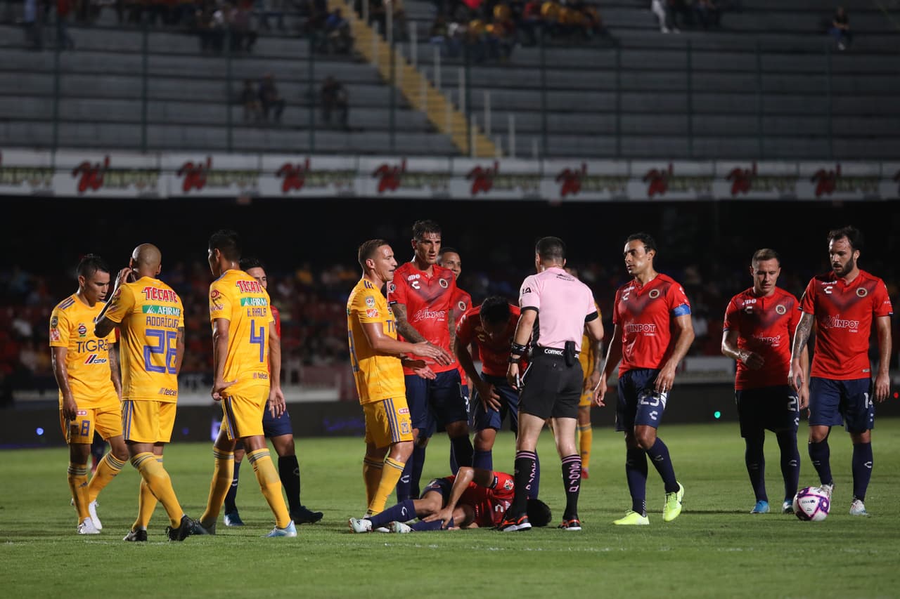 Deportistas mexicanos muestran su incornformidad con Tigres.