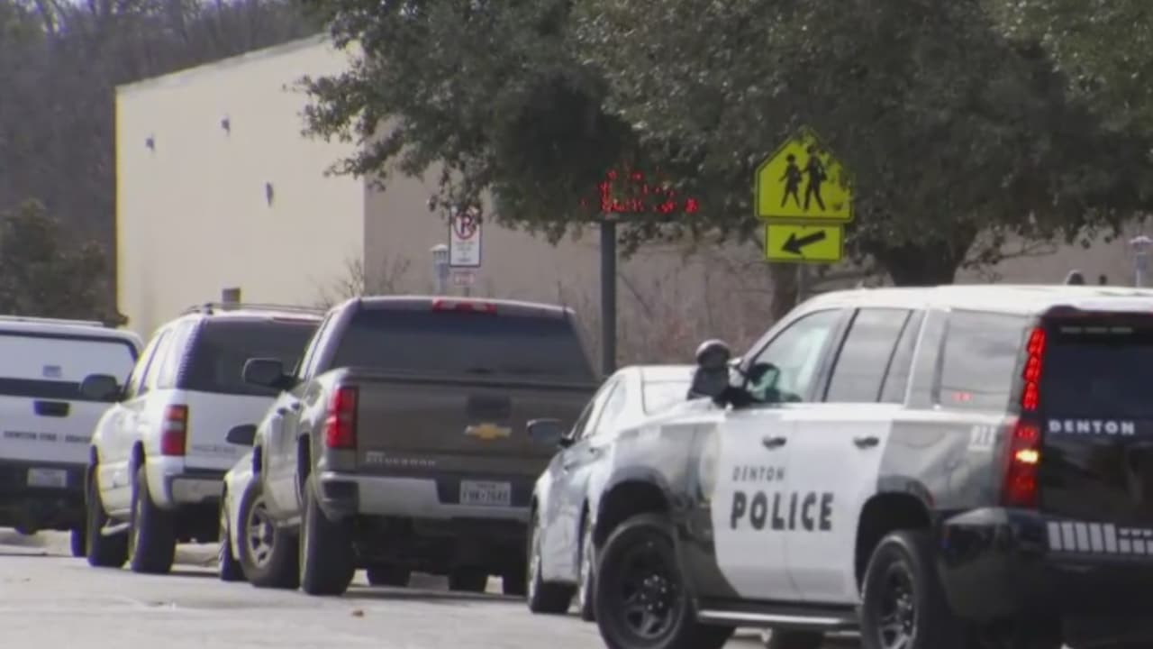 Descartan como sospechosos a los dos detenidos en Denton tras el cierre de 5 escuelas 