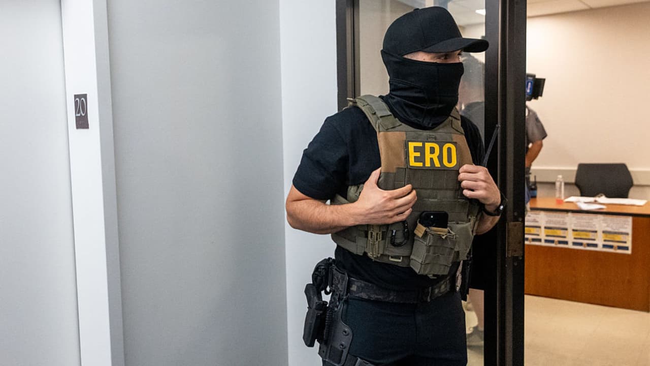 ¿Están participando cazarrecompensas en operativos migratorios? Esto es lo que sabemos