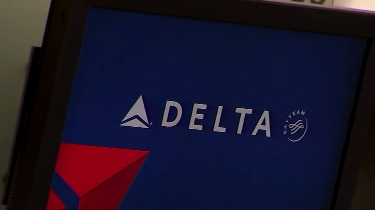 Caos en aeropuertos: Delta suspende servicios especiales para congresistas y pone esta condición