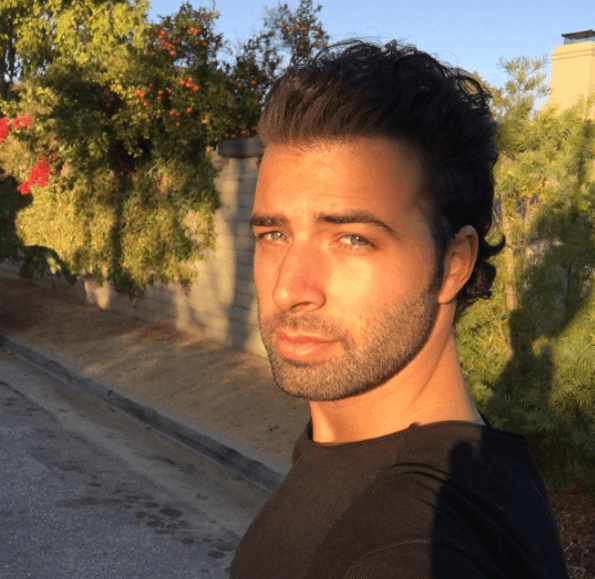 El talentoso actor y cantante es solo padre biológico de Nickolas, pero él no hace diferencia entre su pequeño retoño y Oriana, la hija mayor de su ex pareja.