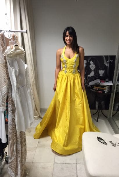 Vanessa De Roide volvió a visitar a Stella Nolasco para encontrar su vestido para la alfombra roja de Premio Lo Nuestro. ¡Ayúdala a elegir el look perfecto!