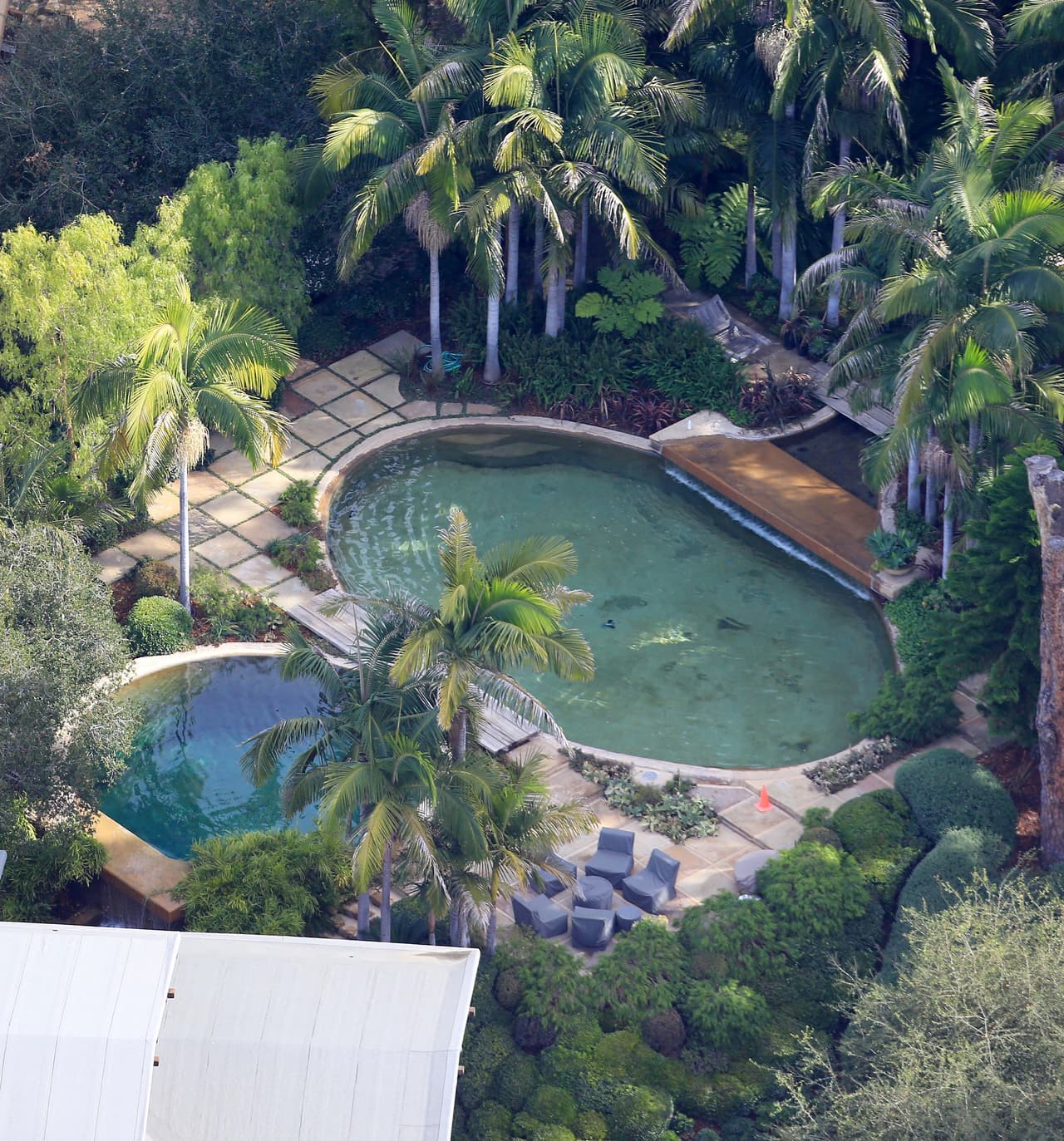 Así es la mansión de Brad Pitt donde vivió con Angelina Jolie.