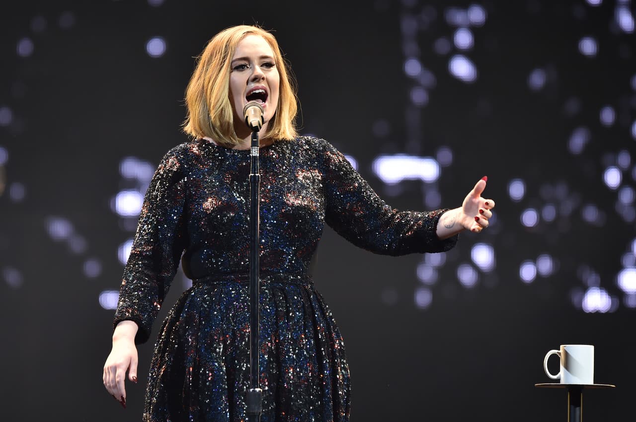 Adele confiesa que sufrió depresión posparto