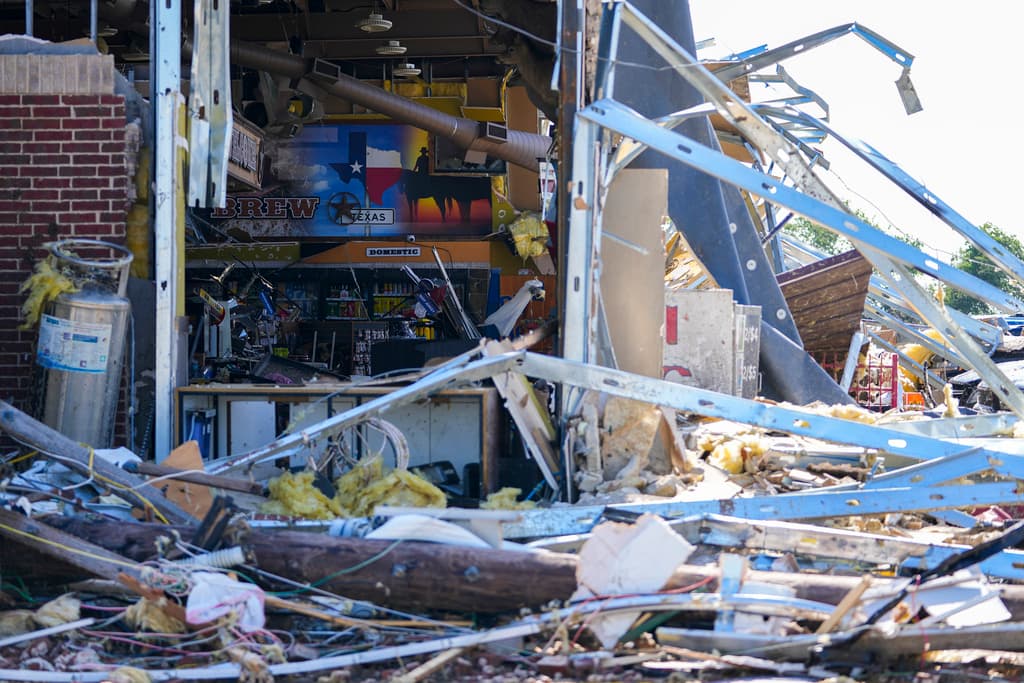 Todavía se trabaja en un estimado de los daños provocados por este tornado, el más reciente de 
<b><a href="https://www.univision.com/local/austin-kakw/tornado-temple-texas-danos-heridos-fotos" target="_blank">varios que se han registrado en mayo</a></b> en suelo texano.