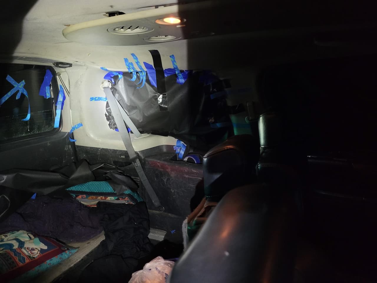 Agentes de la estación Willcox, en el condado Cochise, que trabajan con la Oficina del sheriff de Tombstone arrestaron a 28 migrantes.