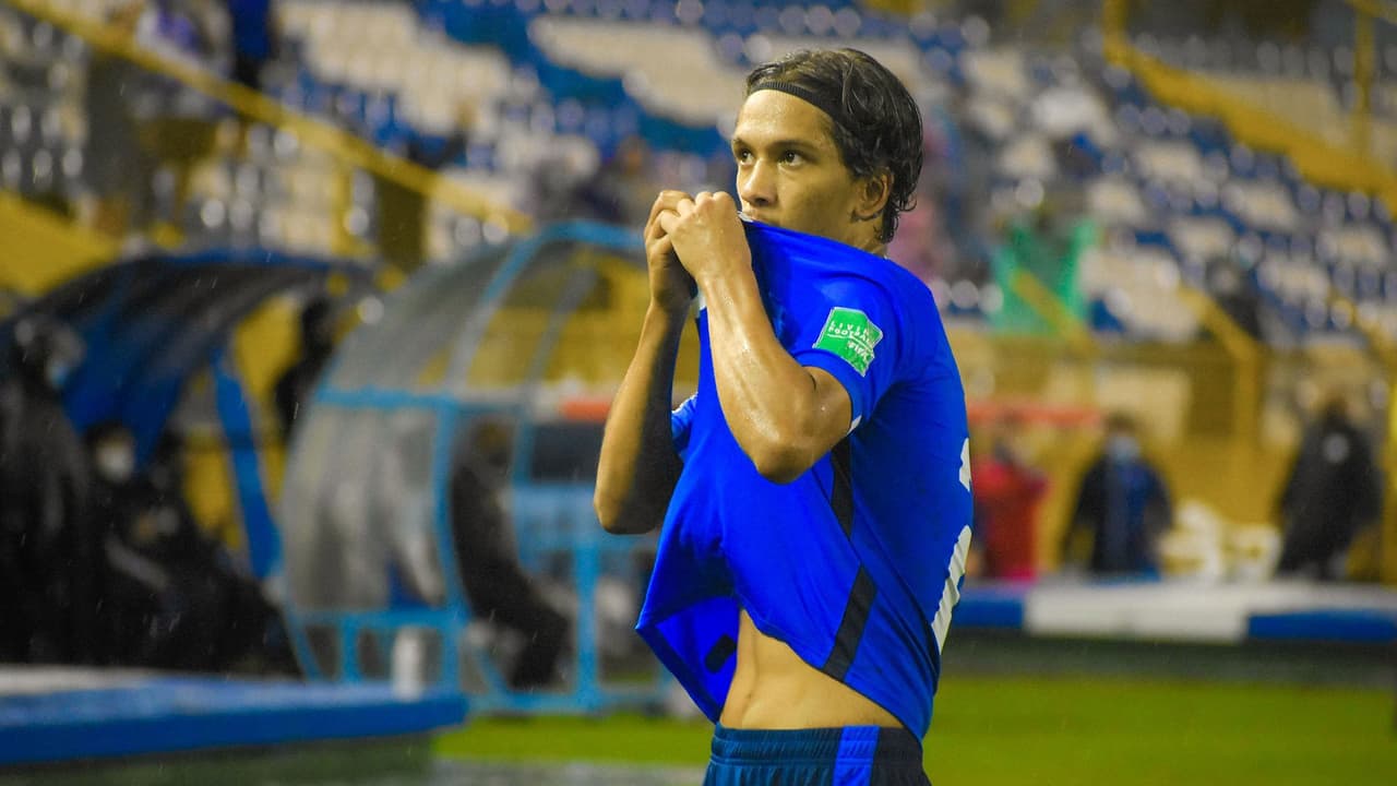 Enrico Dueñas, impresionado con la pasión y el apoyo a la Selecta