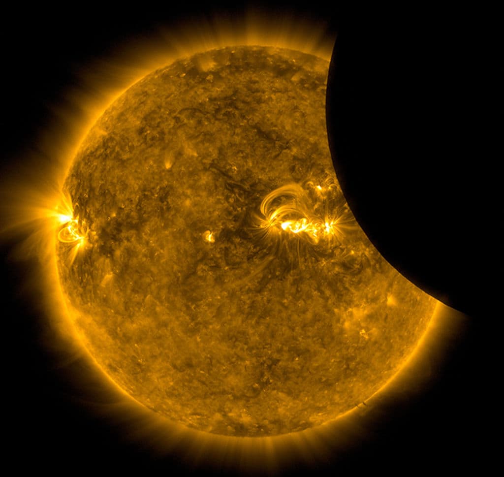 Así se aprecia este fenómeno en una imagen especializada tomada por la NASA durante un eclipse en 2017.