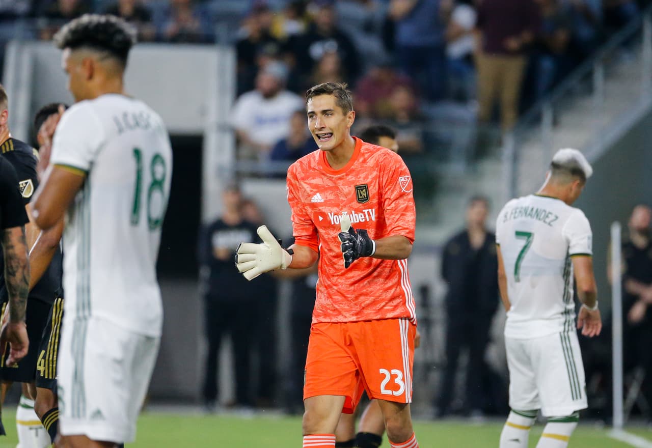 Pablo Sisniega vio el empate del LAFC 3-3 con el Philadelphia Union desde la banca.