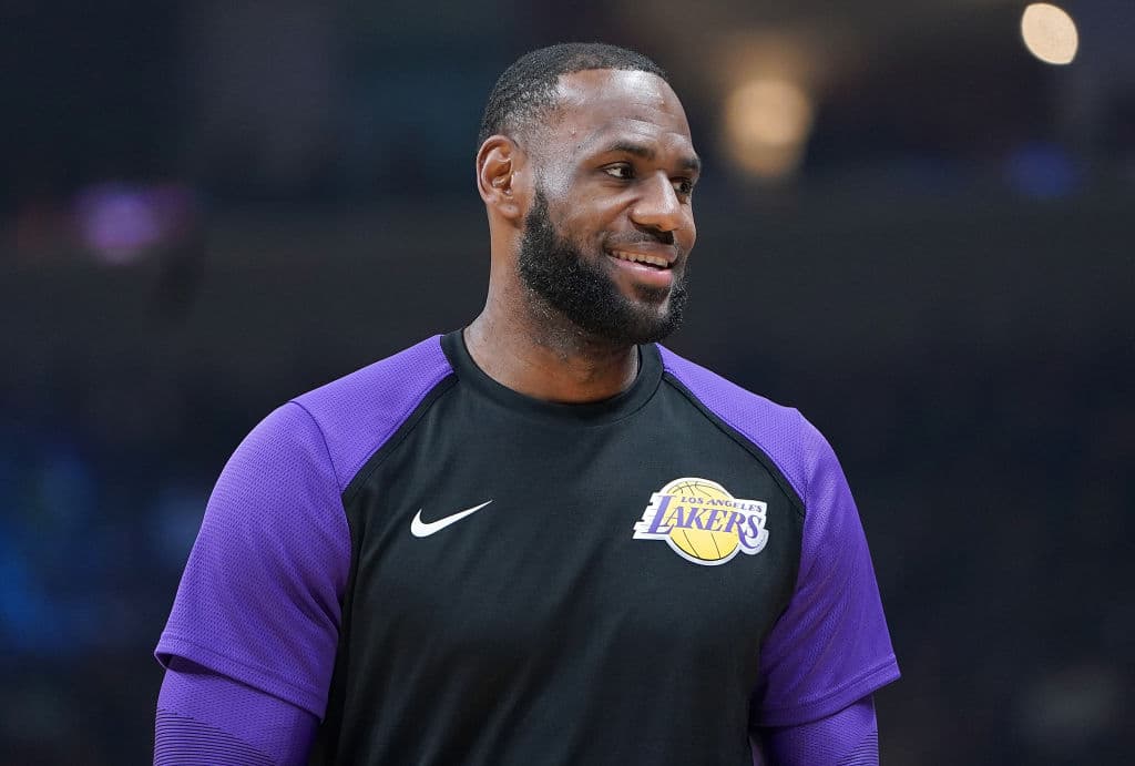 Aún así, mientras James debe jugar cientos de partidos en cinco años, el boxeador mexicano solo tendrá que realizar 11 apariciones en el mismo periodo. De ahí la importancia de su contrato.