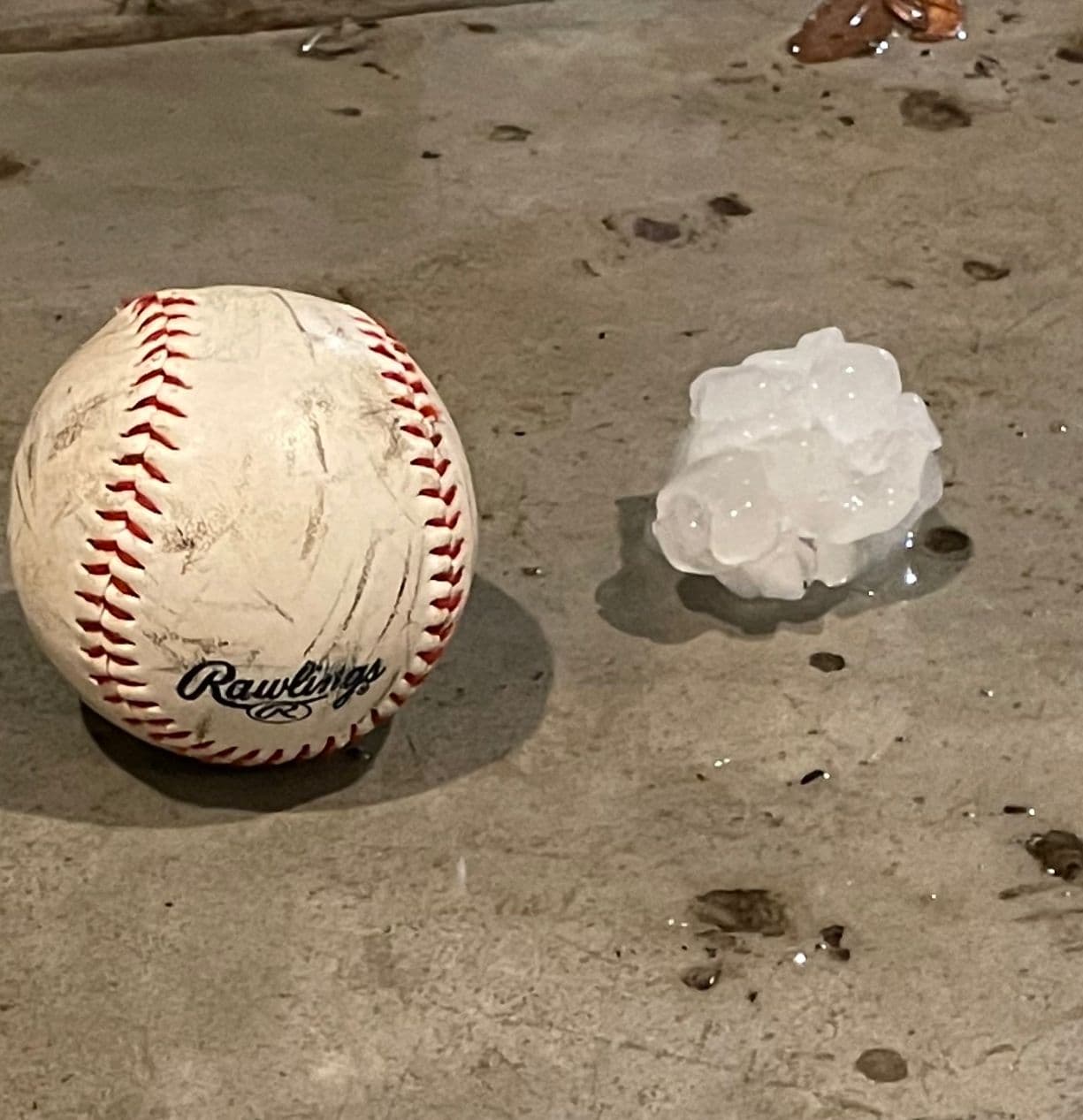 <a href="https://www.univision.com/local/dallas-kuvn/vientos-destructivos-y-granizo-grande-causaron-danos-a-autos-y-viviendas-del-norte-de-texas-video">Vientos destructivos y granizo grande</a> causaron daños a autos y viviendas del norte de Texas.