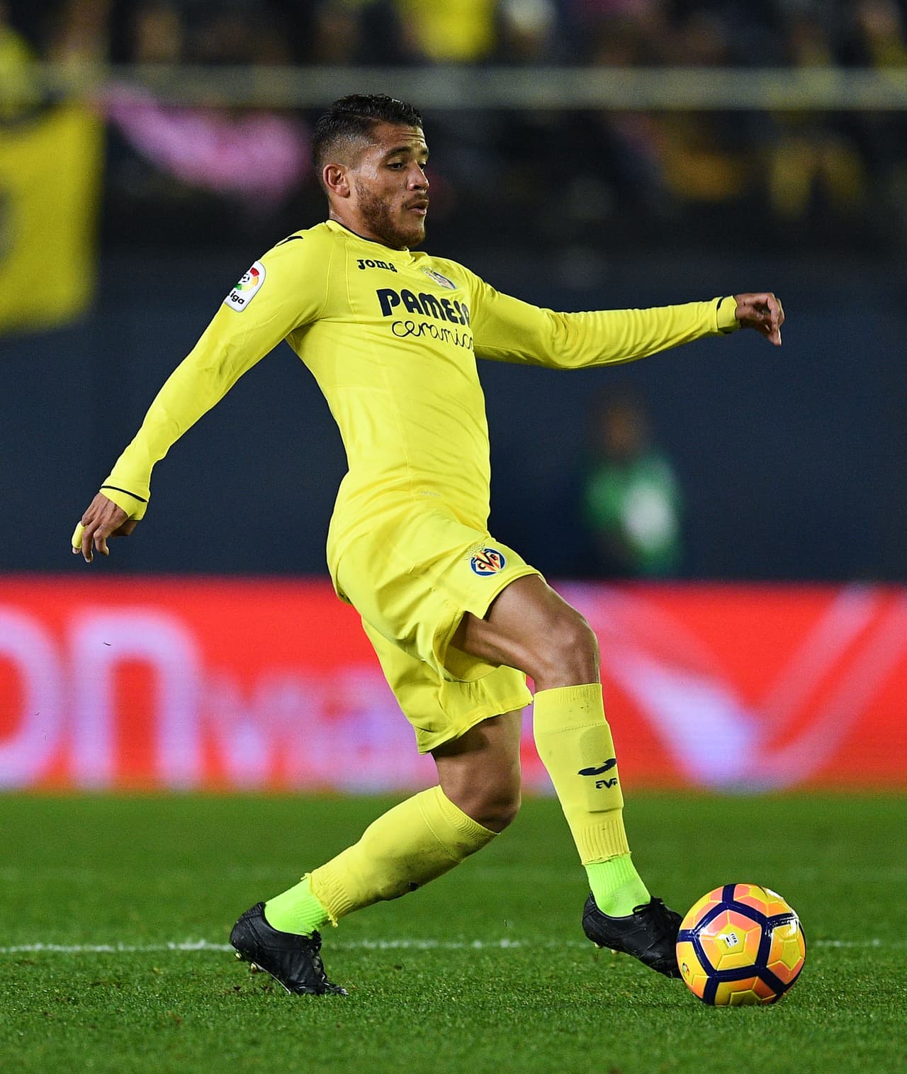 Jonathan Dos Santos (Villarreal) - El 'submarino' logró un importante triunfo en casa del Celta de Vigo en la jornada 27 de La Liga. El mexicano jugó todo el partido y fue amonestado al minuto 87. En esta temporada ha participado en 25 partidos y ha marcado 2 goles.