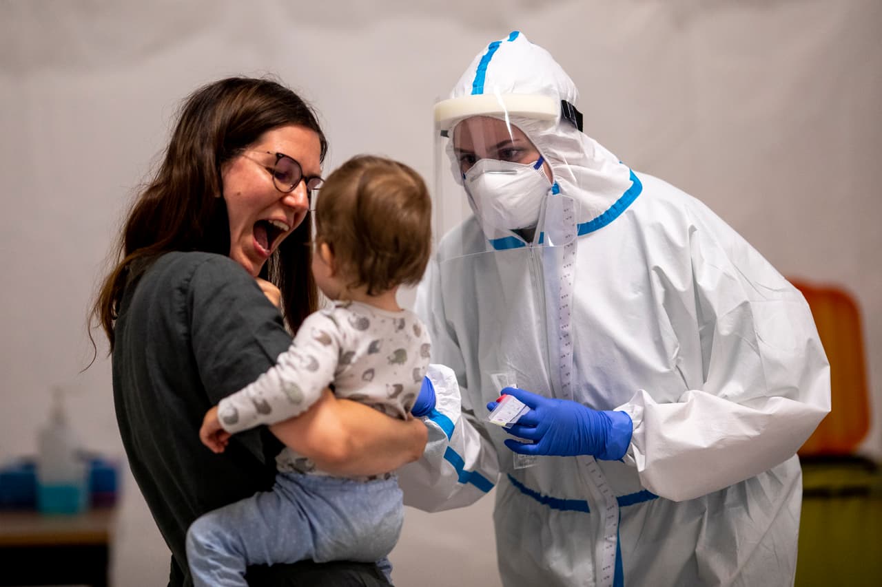 Dallas aumenta la disponibilidad de pruebas de coronavirus para menores de edad por el regreso a clases