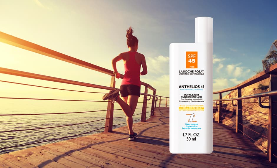 <h3> Protector solar </h3> No olvides la importancia de proteger tu piel antes de salir a una correr. Por eso recuerda usar
<a href="http://www.laroche-posay.us/anthelios-50-883140020950.html">protector solar</a>. Aún en días nublados el sol la afecta y causa foto envejecimiento. Además, según el sitio de
<a href="http://www.runnersworld.com/sunscreen/eight-great-sunscreens-for-runners/slide/1">Runners World</a> se estima que uno de cada cinco estadounidenses desarrollaran cáncer de piel.
<br>