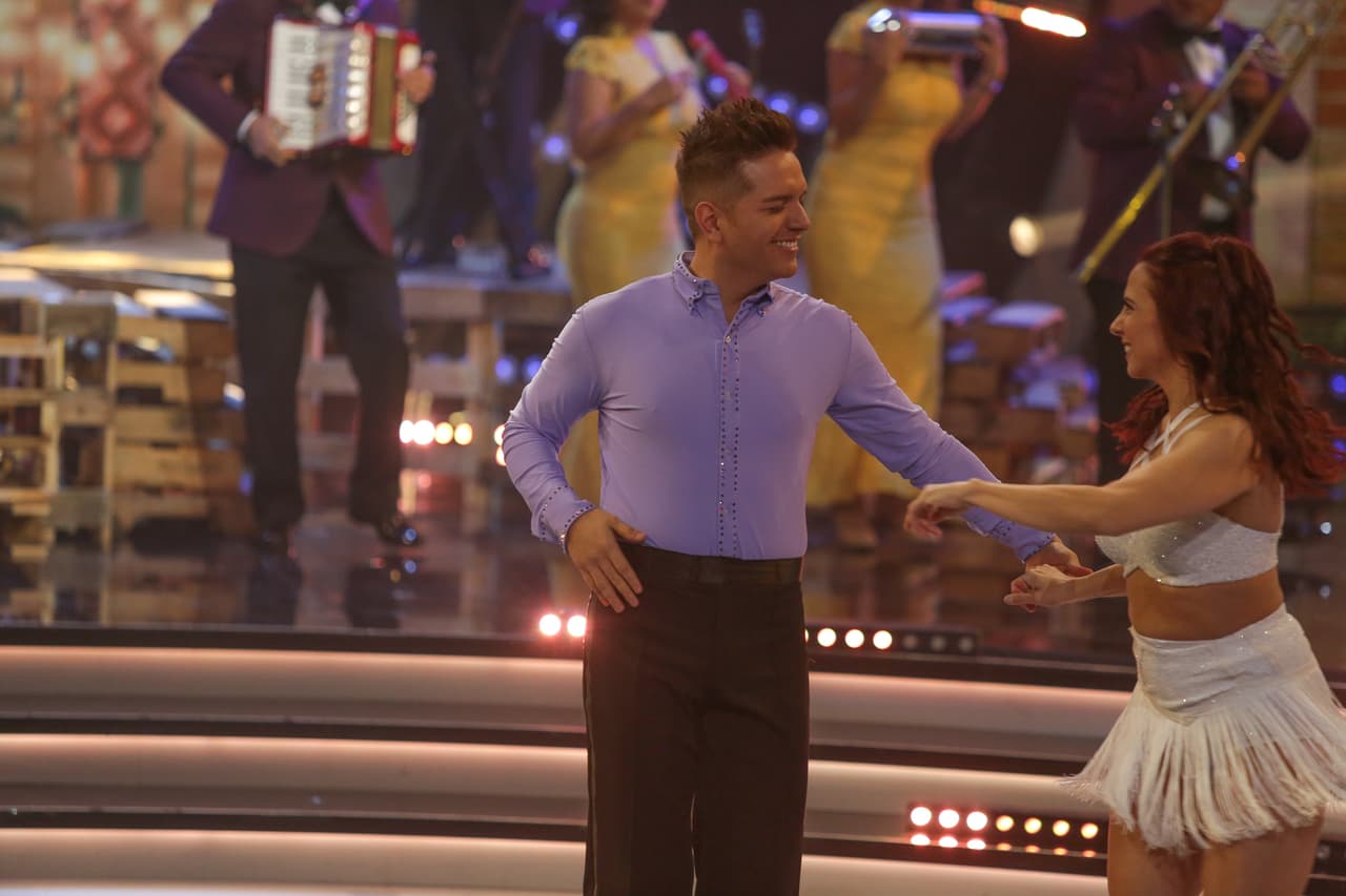 El Dasa, quien se libró de la eliminación la semana pasada, tomó la pista dispuesto a volver a sorprender al jurado.