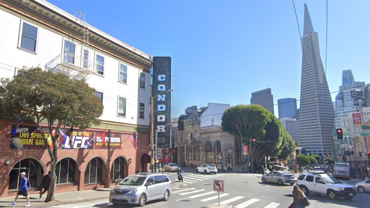 Un muerto y cuatro heridos deja tiroteo afuera del club de striptease The Condor Club de San Francisco