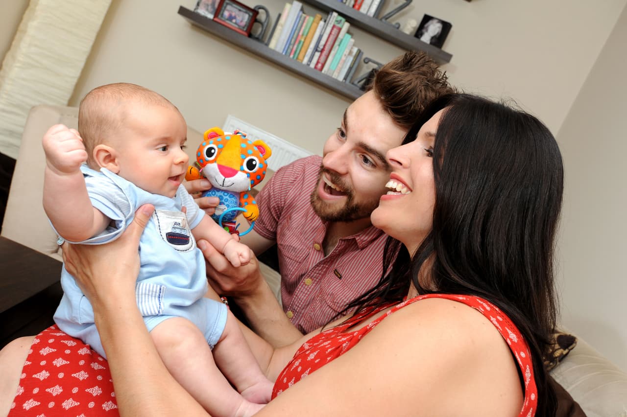 Russell Davis, hipnoterapeuta cognitivo dijo: “Creo que muchas parejas atraviesan la fertilidad a través de tratamientos innecesarios que tienen un porcentaje de éxito bajo debido a que la mente y las emociones no están acordes al proceso”.