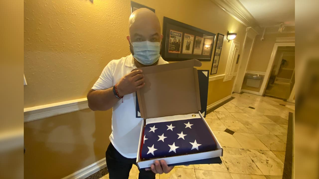 El 
<b><a href="https://www.univision.com/local/houston-kxln/estamos-haciendo-justicia-madre-de-bebe-nick-pide-seguir-orando-por-su-hijo">bebé Nick</a></b> es la persona de menor edad que ha recibido este tipo de reconocimiento póstumo.