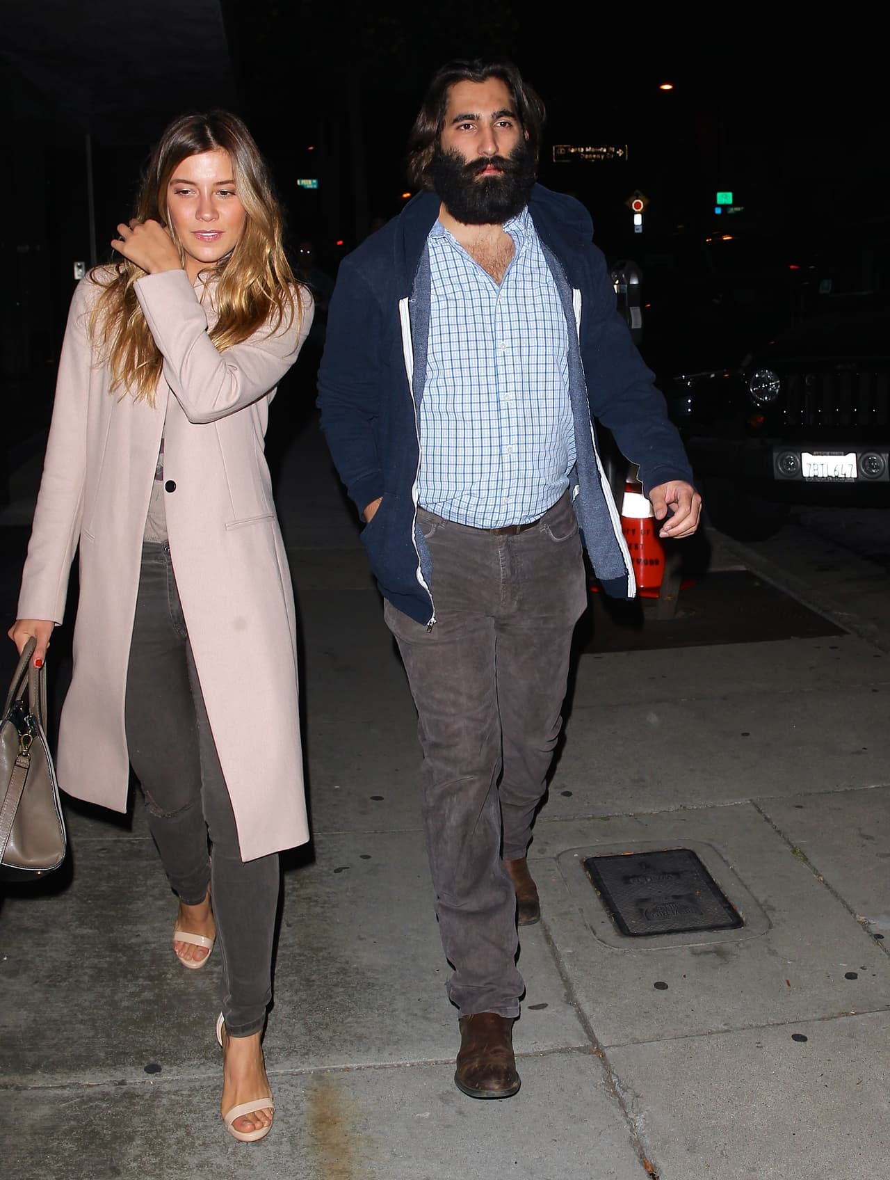 La hija de Luis Miguel salió a cenar con un galán peculiar. ¿La flechó Cupido?