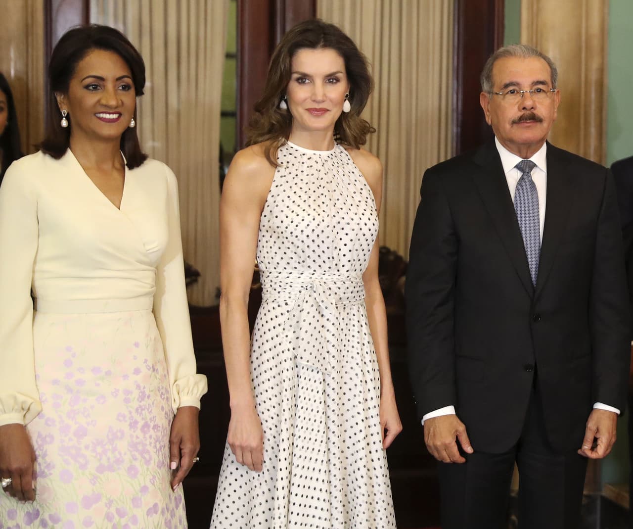 Durante el viaje oficial la reina Letizia se reunió con el presidente dominicano Danilo Medina y su esposa, Cándida de Montilla.