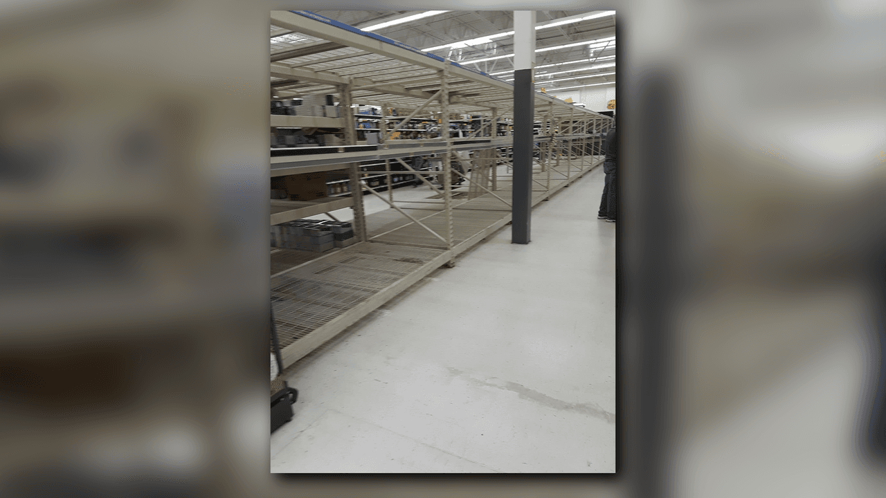 El impacto que ha generado la propagación del coronavirus en el estado, compradores abarrotaron los supermercados en varios condados del estado. Anaqueles de algunos productos lucen vacios en