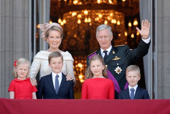 Elisabeth de Bélgica es la heredera al trono de su padre, Felipe, el rey de los Belgas. Tiene 12 años y es la mayor de cuatro hermanos.Además de su formación real, asiste al colegio y toma clases de danza. Sus padres han procurado que su vida pública sea limitada, sin embargo toma su papel ocasionalmente y siempre deja una buena impresión.Comparte mucho tiempo con sus padres y hermanos en actividades muy familiares.