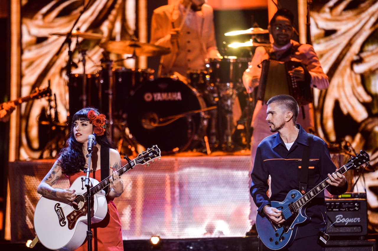 ¡Espectacular! Juanes y Mon Laferte se llevaron todos los aplausos.