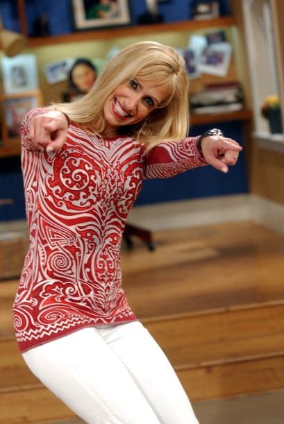 Estefan nació en Cuba e inició su carrera en 1986 cuando se unió al elenco del popular show de la cadena Univision, “Sábado Gigante”.