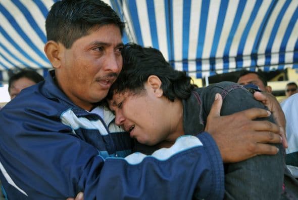 Antes de llegar a San Fernando fueron interceptados por un grupo de sujetos armados quienes les obligaron a brindar "información" sobre parientes en Estados Unidos, asimismo les exigieron dinero a cambio de su libertad.