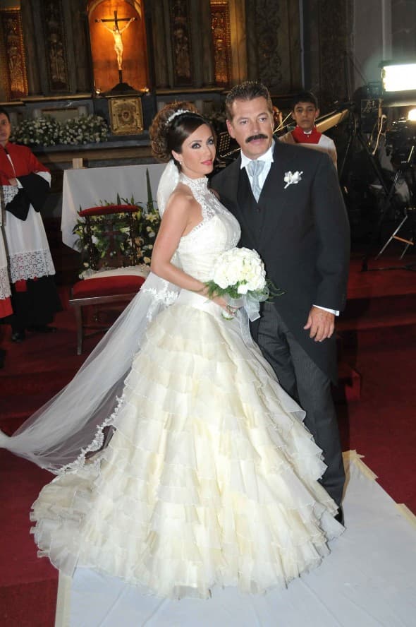 Esta novia "Rebelde" se casó con Sergio Goyri. ¿Cuál es tu boda favorita de telenovelas?