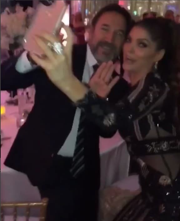 Marco Antonio Solís también estuvo en los XV de Ángela Aguilar y junto con su comadre Ana Bárbara pasaron una divertida velada.