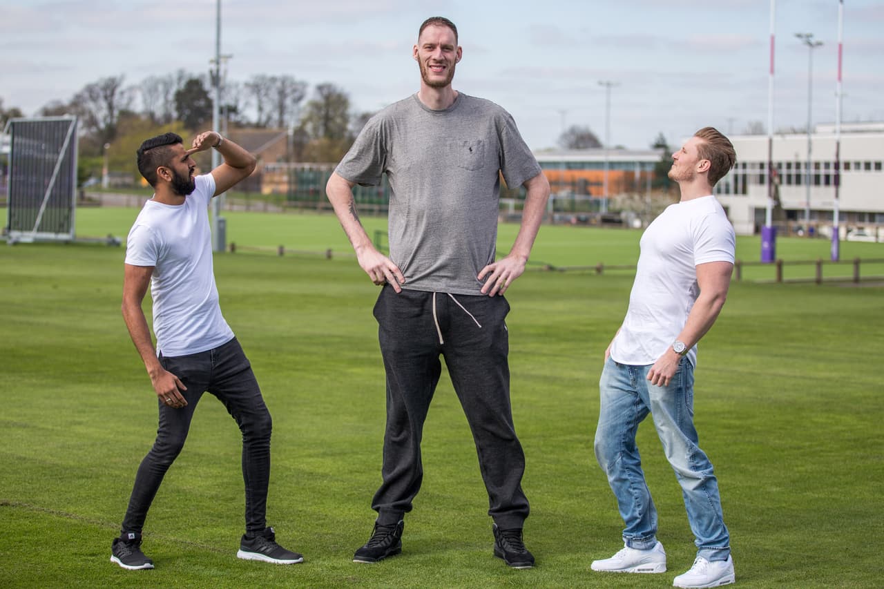 El hombre de 29 años jugó en 2011 para los Harlem Globetrotters.