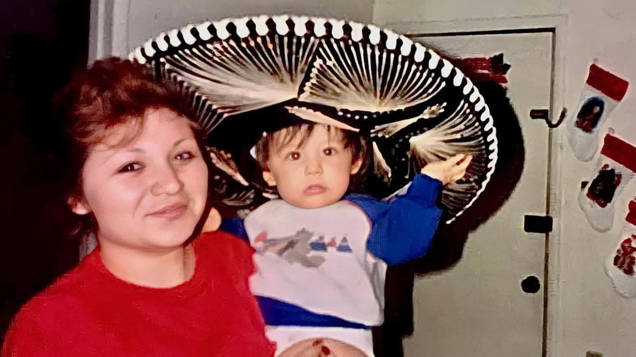 “Yo tenía 2 o 3 años cuando me llevaron por primera vez a un concierto de Vicente Fernández porque no tenían quien me cuidara”, dijo José Ignacio como parte de una de las experiencias que recuerda con cariño del ídolo ranchero.