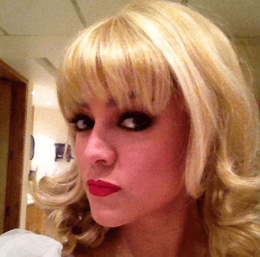 Jessica Segura disfruta cada cambio de look, con la cabellera rubia luce irreconocible.