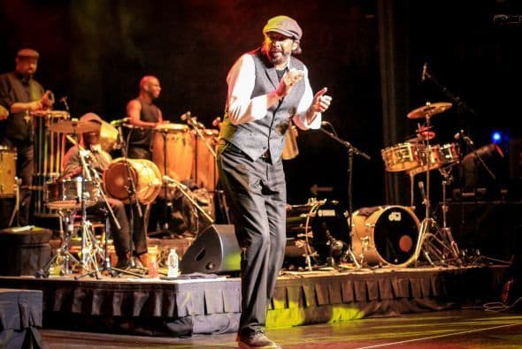 Por esta razón, su gran éxito en la música ha sido rotundo,Juan Luis Guerra es todo un profesional.