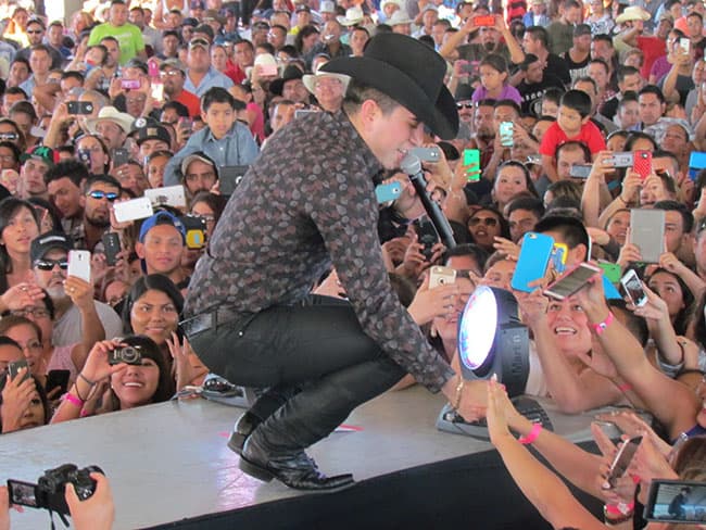 Bravo por este muchacho de gran talento y corazón.